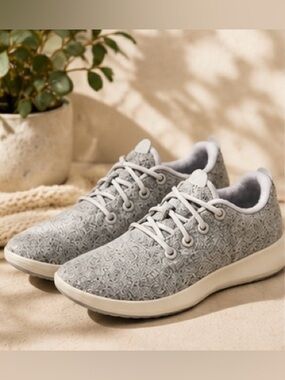 Allbirds Wool Runner Mizzle
Gray Sneakers Women's Size 8
NWOT Water-Resistant